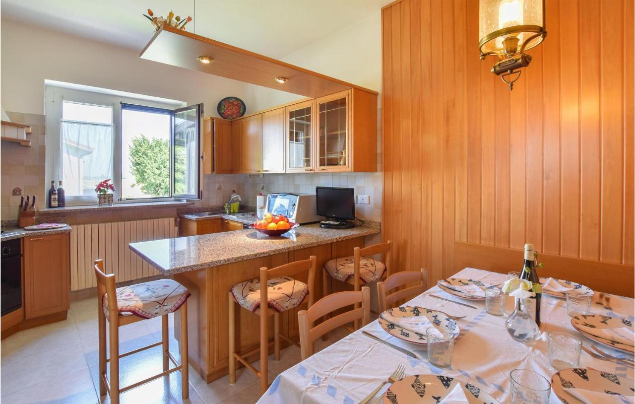 2 Bedroom Cozy Apartment In Grado Extérieur photo