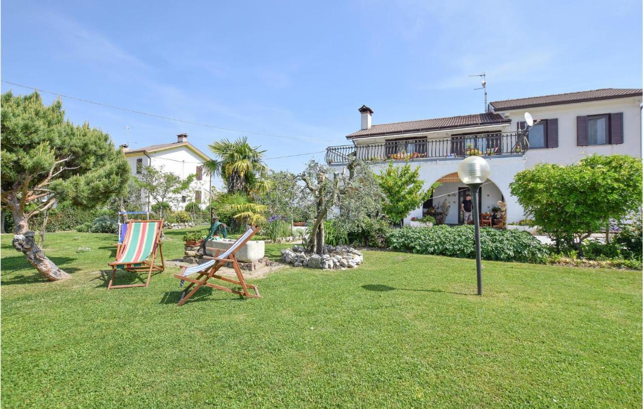 2 Bedroom Cozy Apartment In Grado Extérieur photo