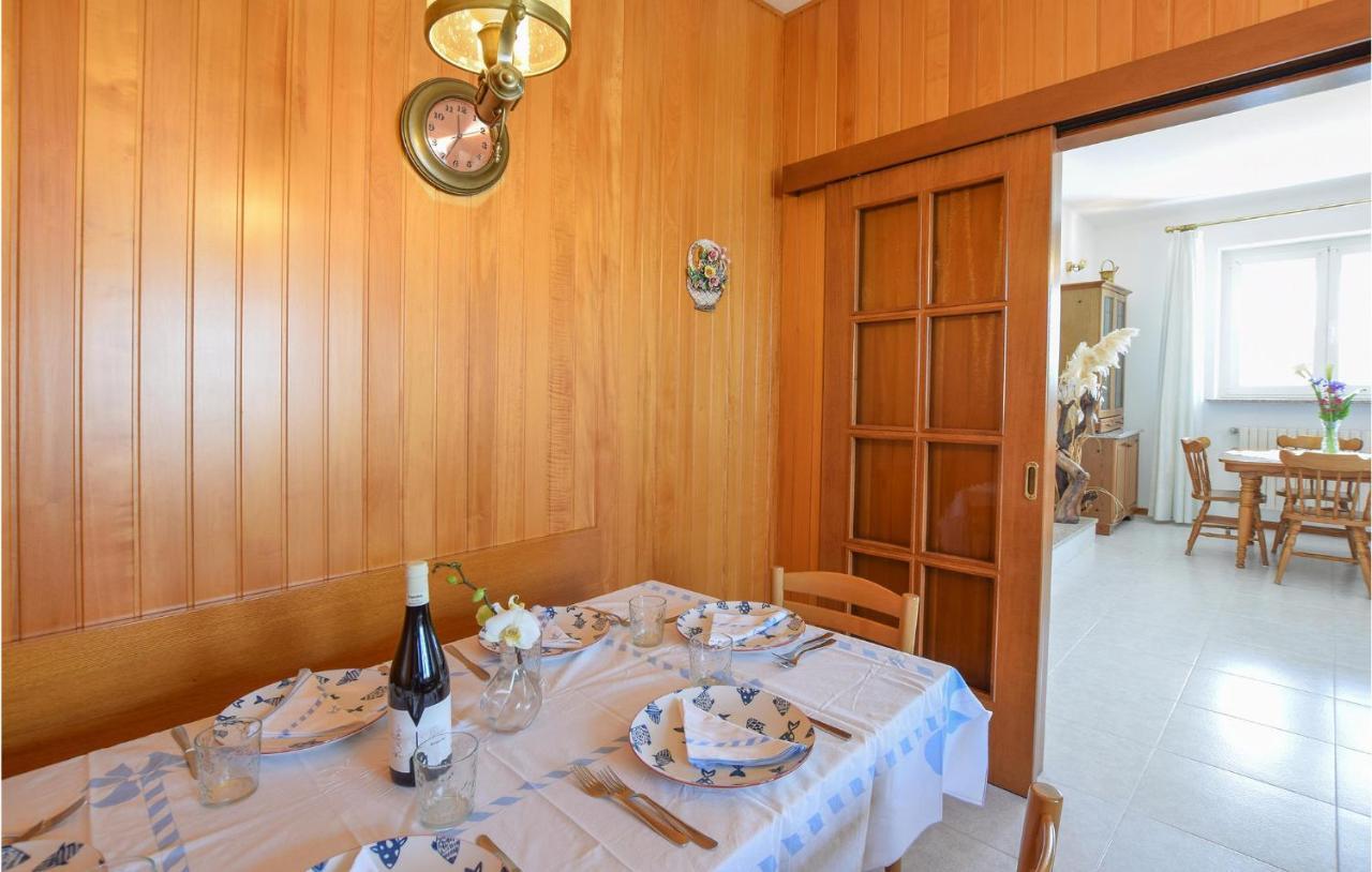 2 Bedroom Cozy Apartment In Grado Extérieur photo