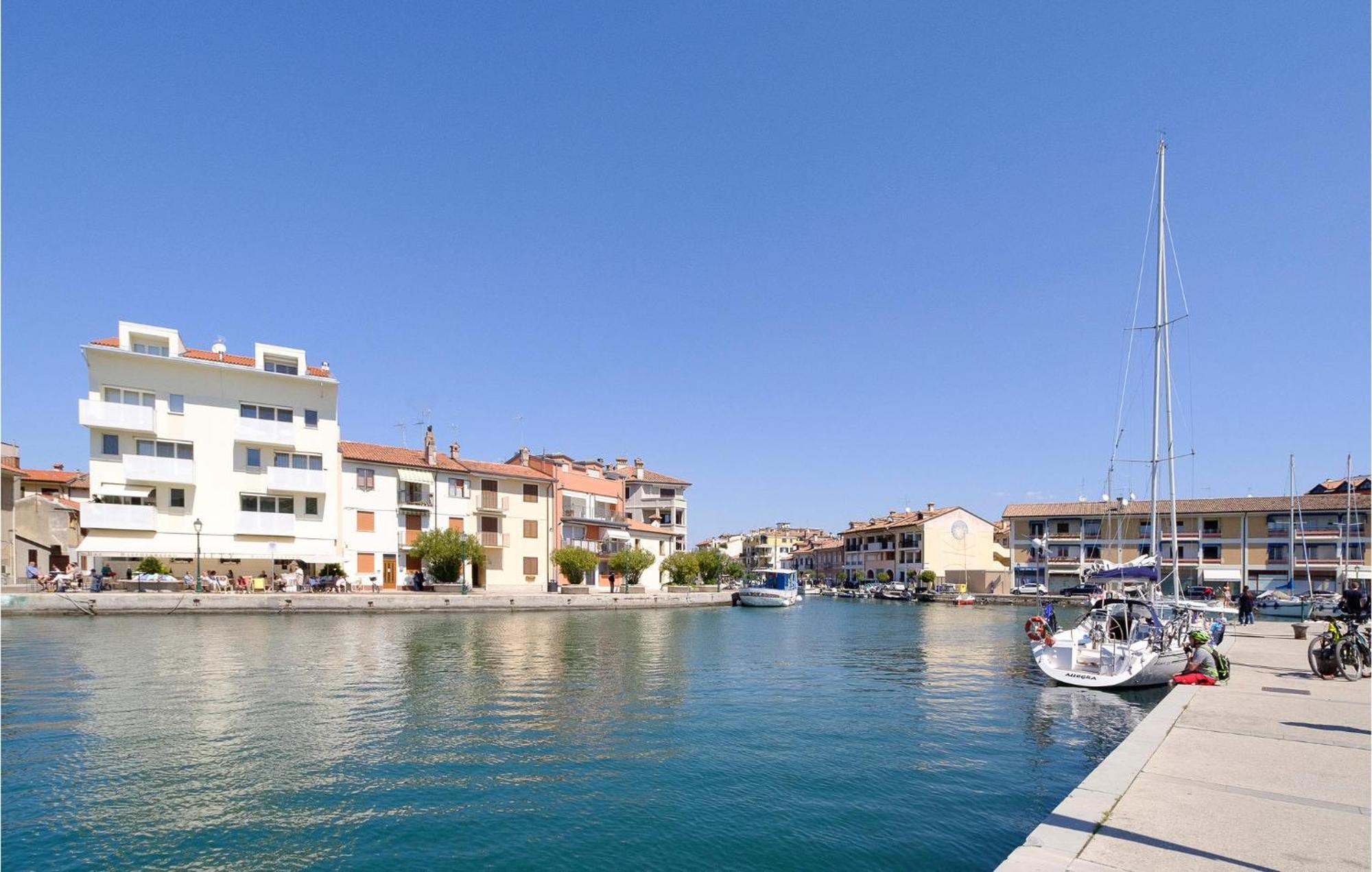 2 Bedroom Cozy Apartment In Grado Extérieur photo