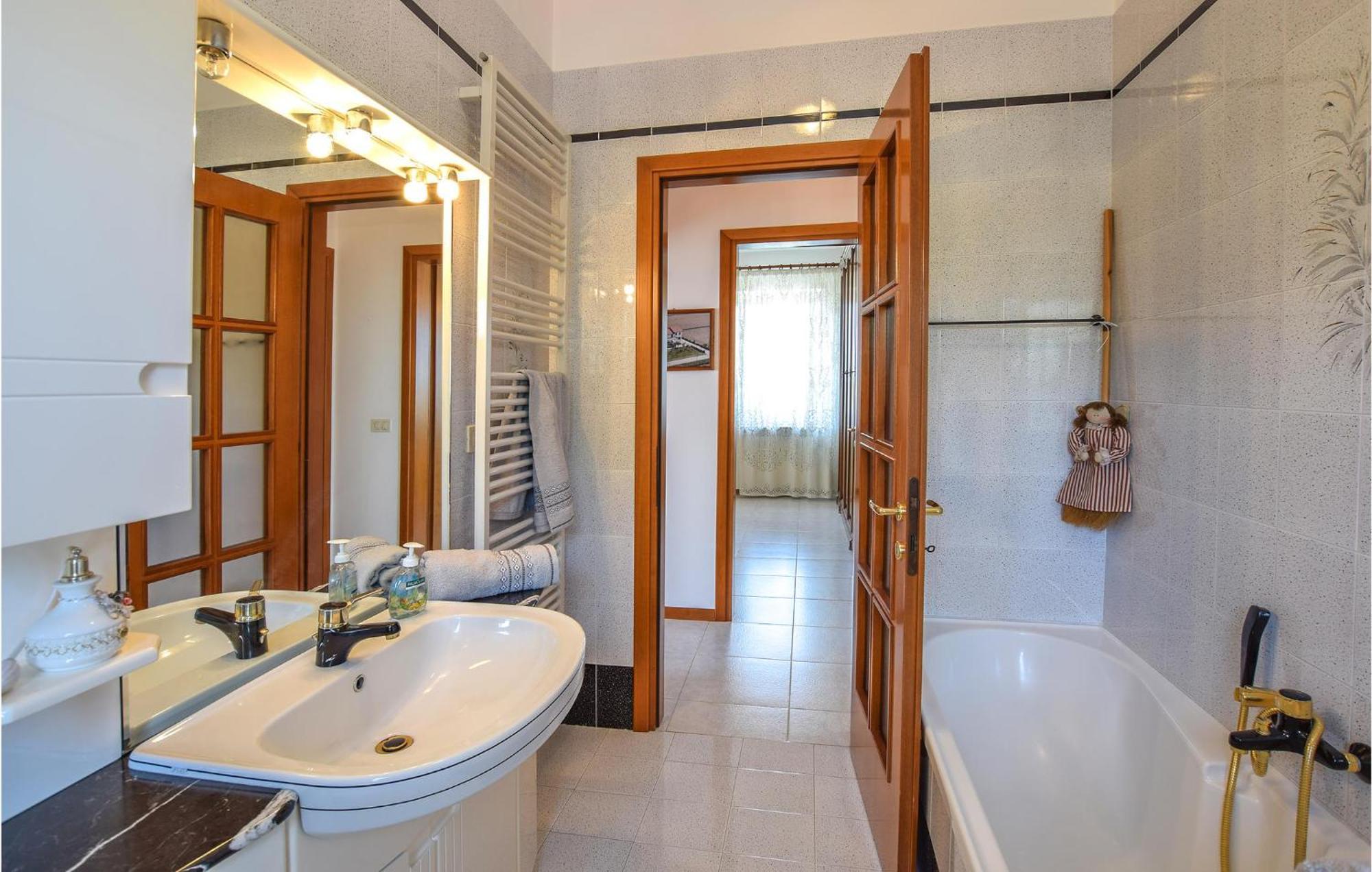 2 Bedroom Cozy Apartment In Grado Extérieur photo