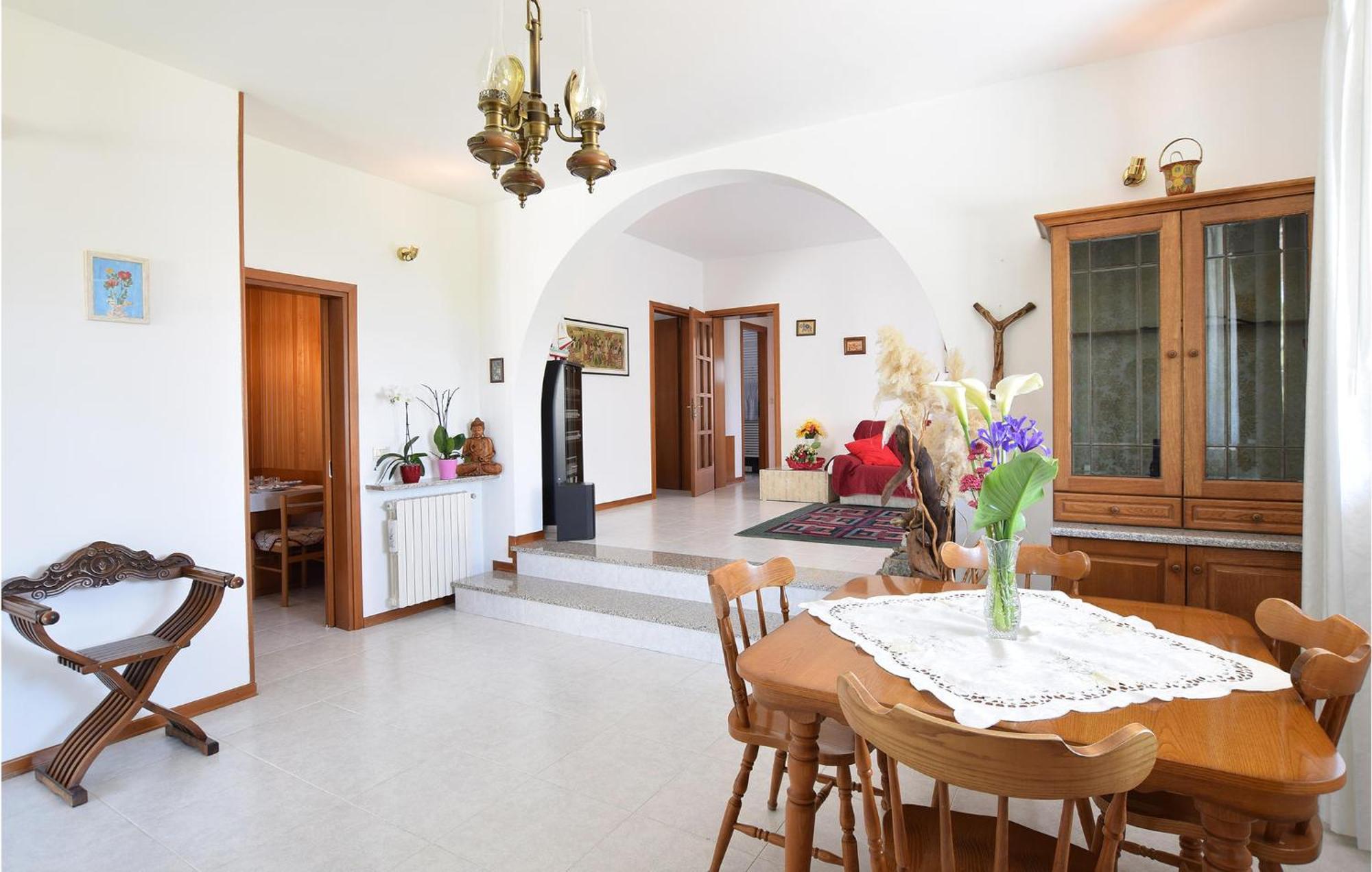 2 Bedroom Cozy Apartment In Grado Extérieur photo