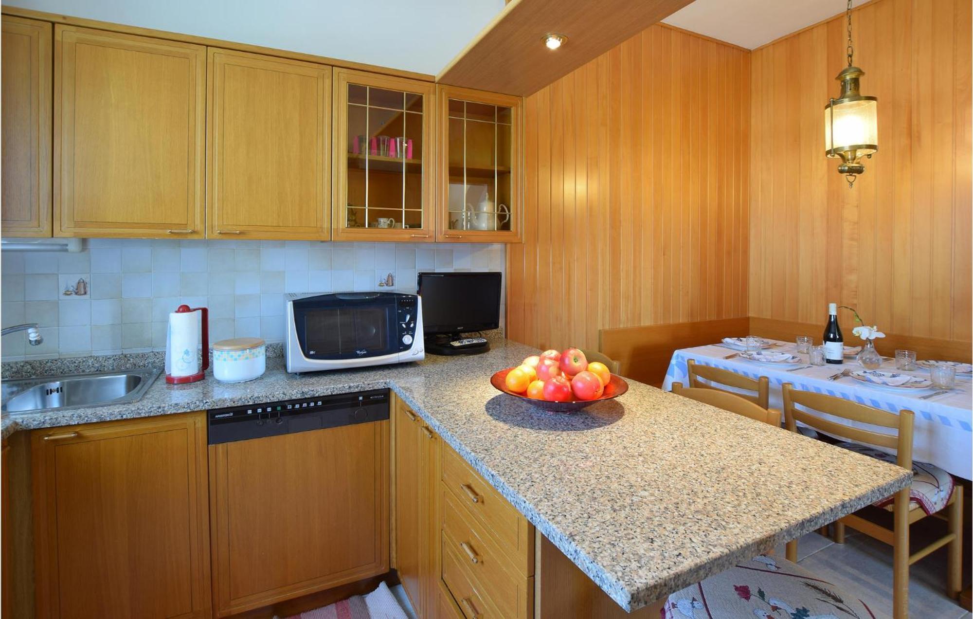 2 Bedroom Cozy Apartment In Grado Extérieur photo